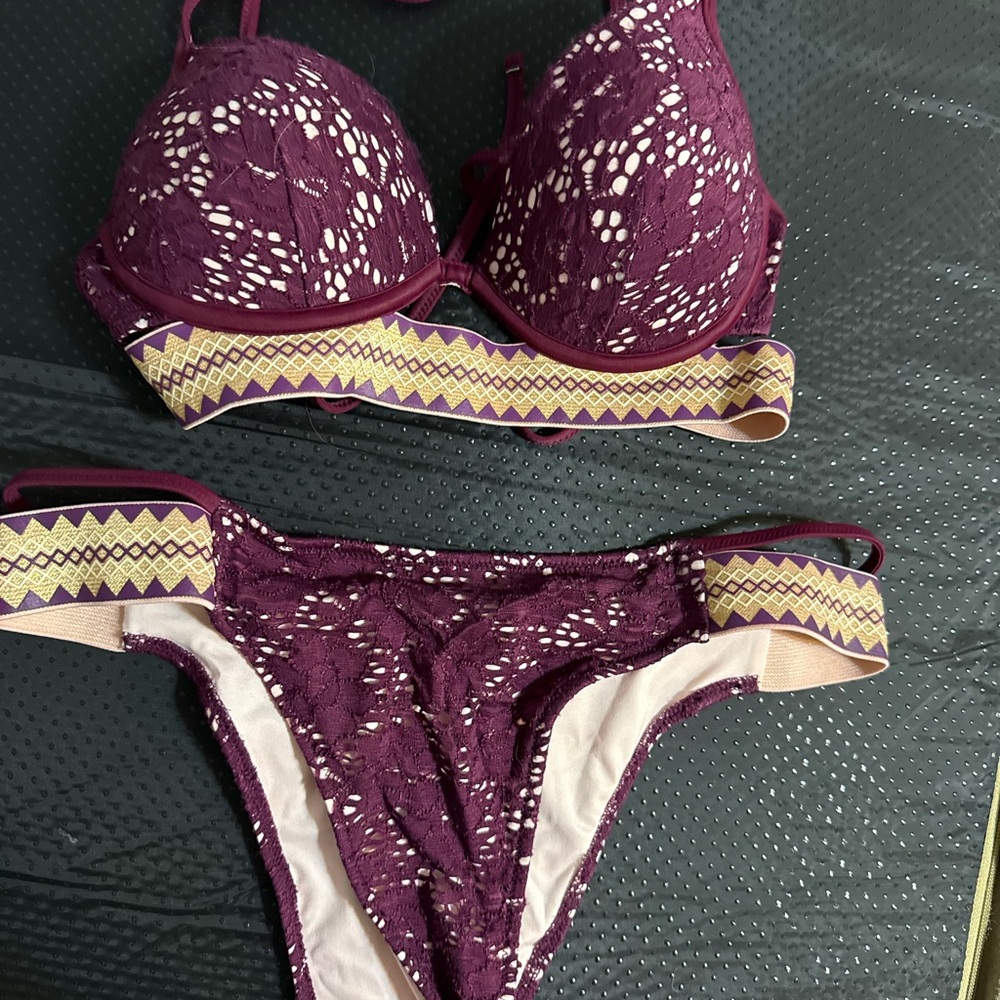 Chic Lace Bikini Set in Deep Purple